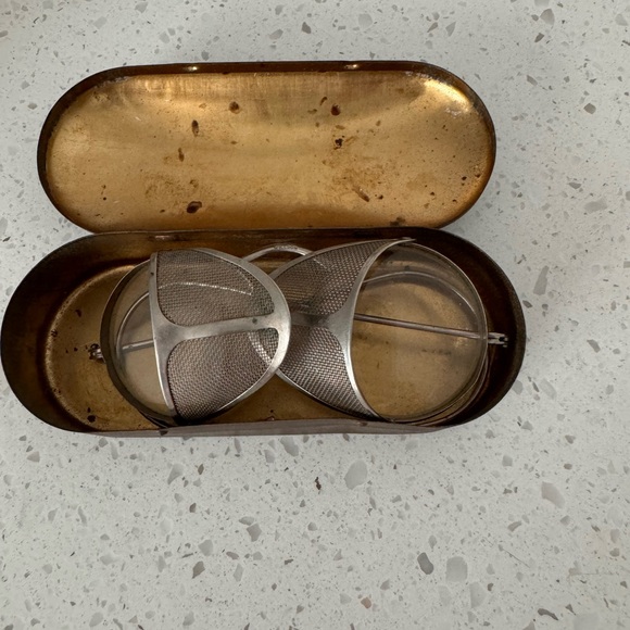 1920’s Antique Willson Goggles Safety
Glasses Spectacles Cool Vtg Steampunk case - Picture 2 of 7